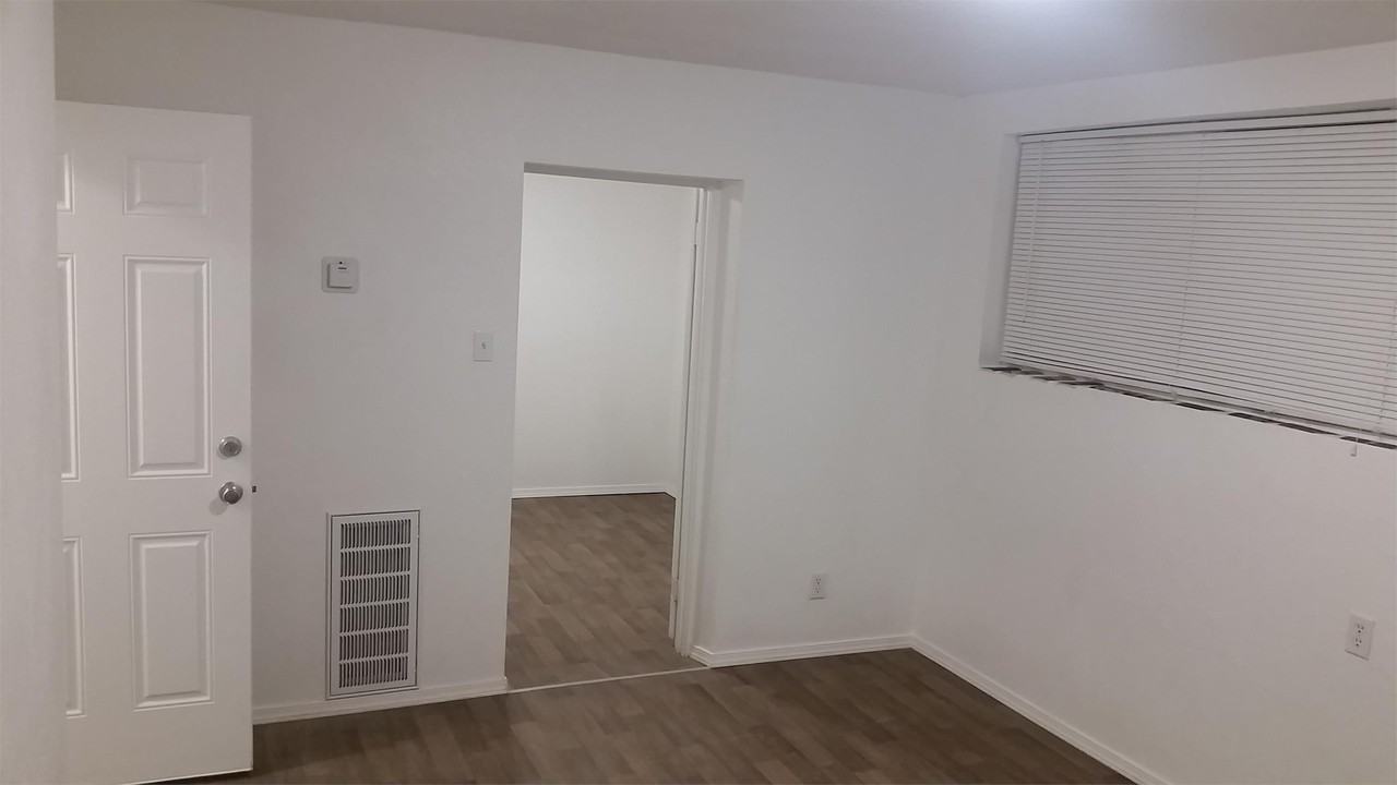 112 Pine Street - Photo 5 of 10