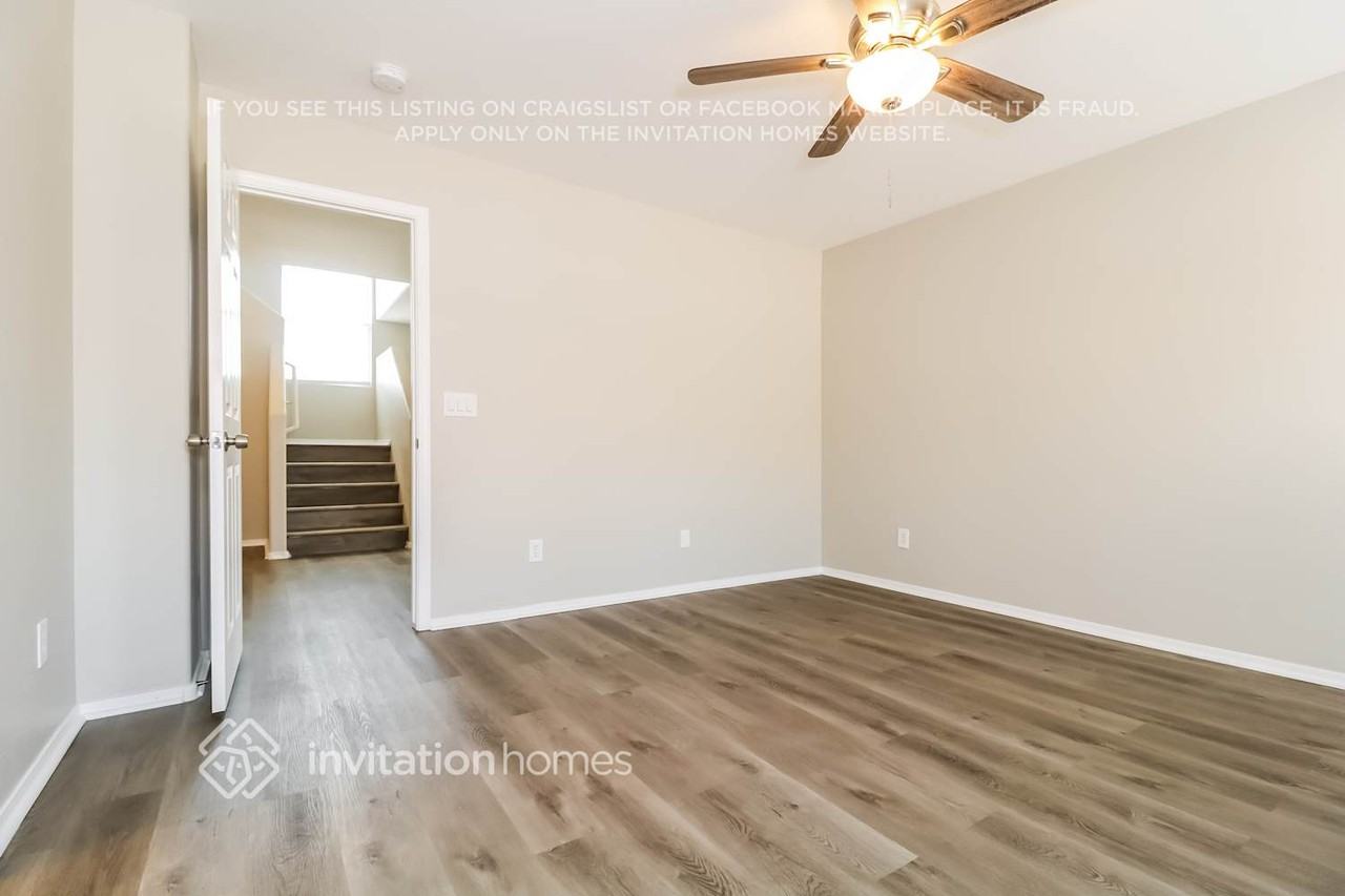 718 South 223rd Drive - Photo 6 of 14