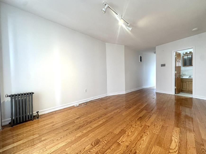 112 Haven Avenue - Photo 2 of 7