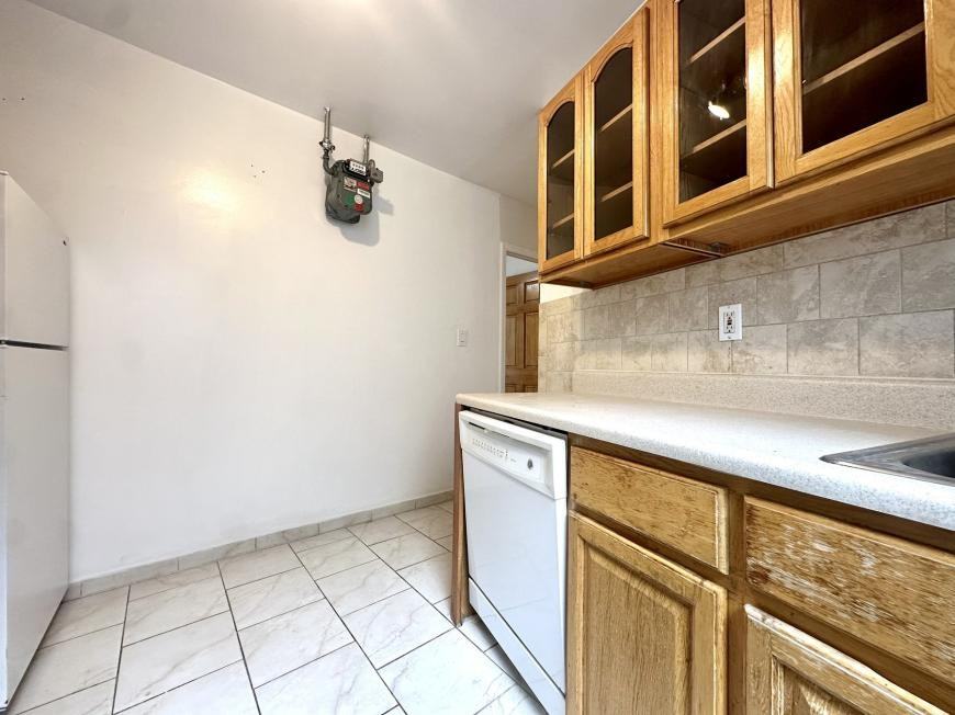 112 Haven Avenue - Photo 4 of 7