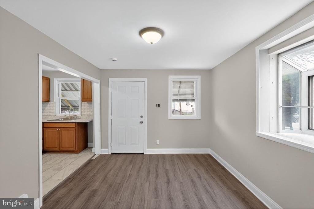 1001 Burnside Rd - Photo 3 of 21