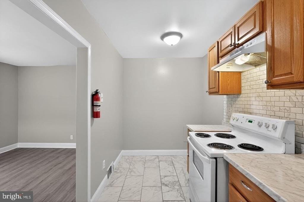 1001 Burnside Rd - Photo 7 of 21