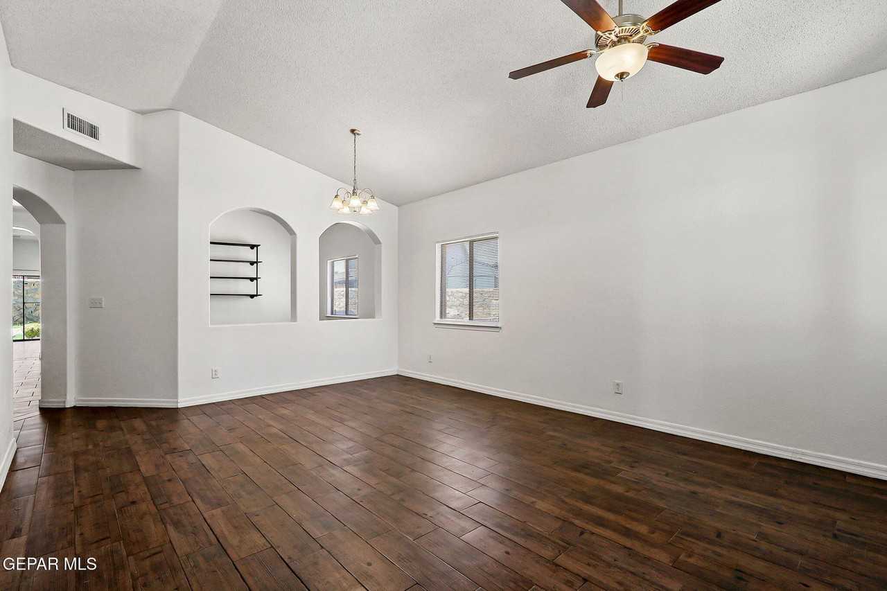 3141 Fury Point Place - Photo 4 of 50