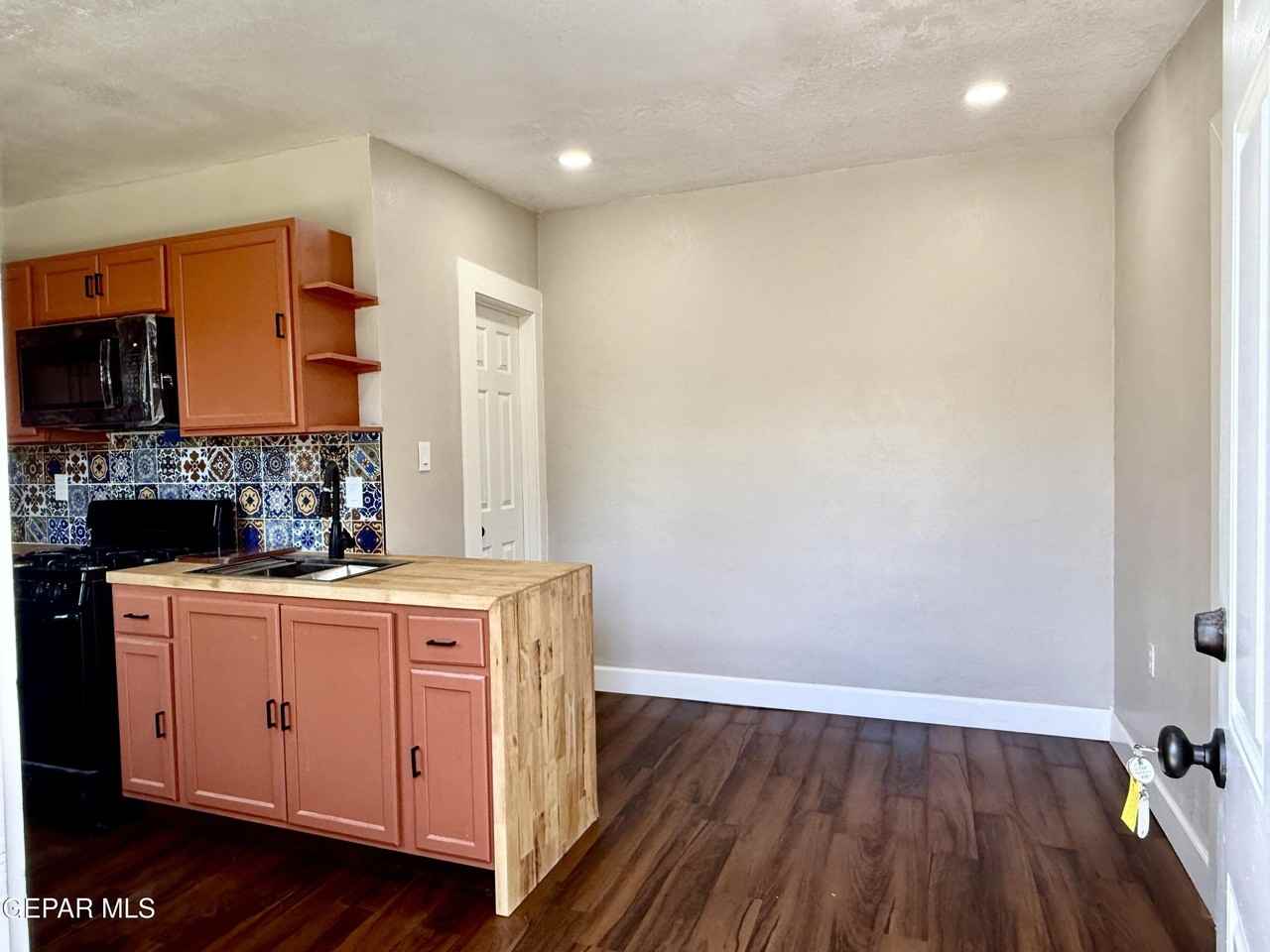 2929 Grant Ave Unit B #B - Photo 2 of 15