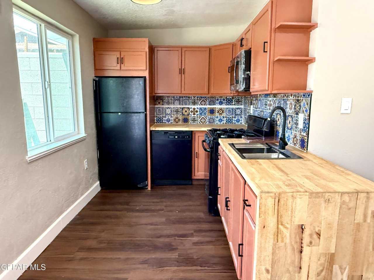 2929 Grant Ave Unit B #B - Photo 4 of 15