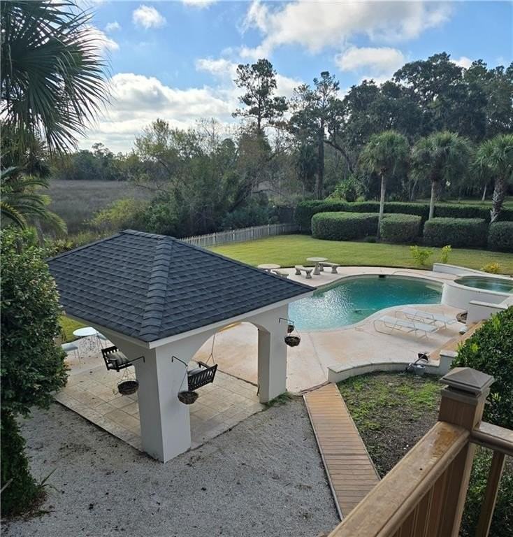 205 Sutherland Dr - Photo 4 of 50