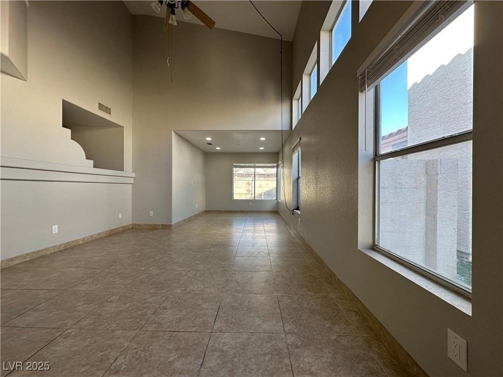 6987 Wineberry Dr - Photo 4 of 50