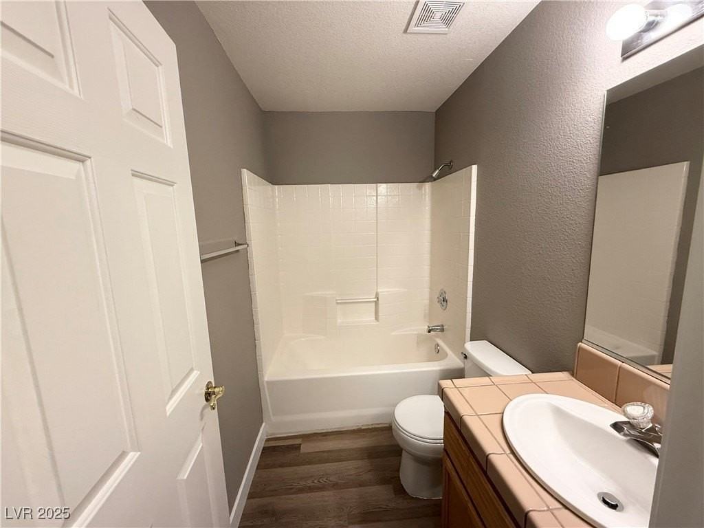 452 Comstock St #3 - Photo 5 of 15