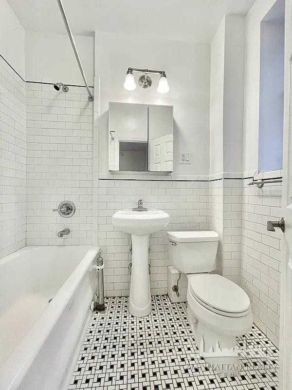 305 West 45th Street - Photo 6 of 6