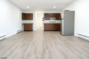 featured image of 126 Main St ## 128