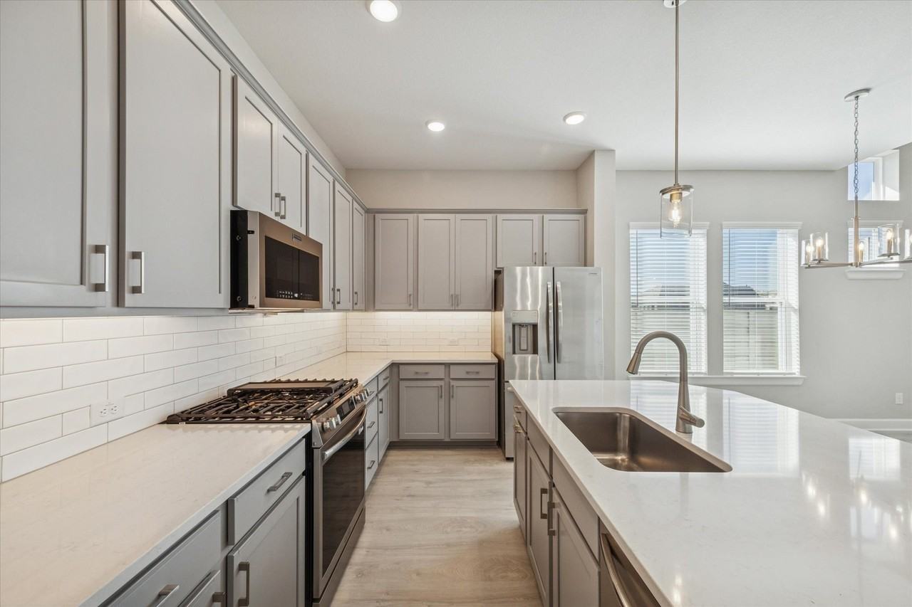 5518 Kindle Aly - Photo 3 of 20