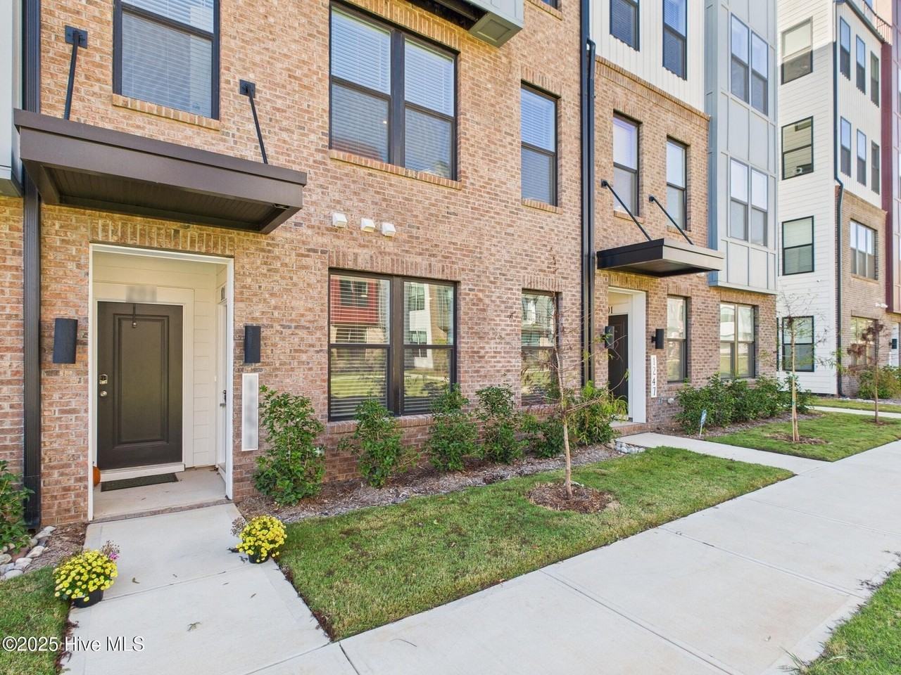 1251 Shaw View Aly Unit 101 #101 - Photo 2 of 47