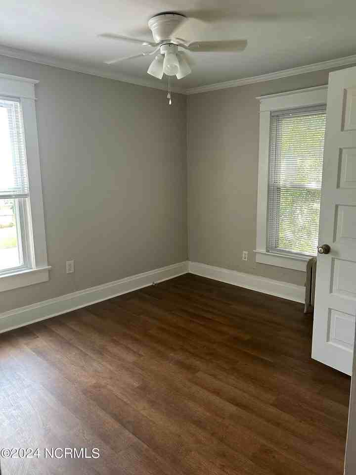 180 N Bennett St Apt 5 #5 - Photo 5 of 10