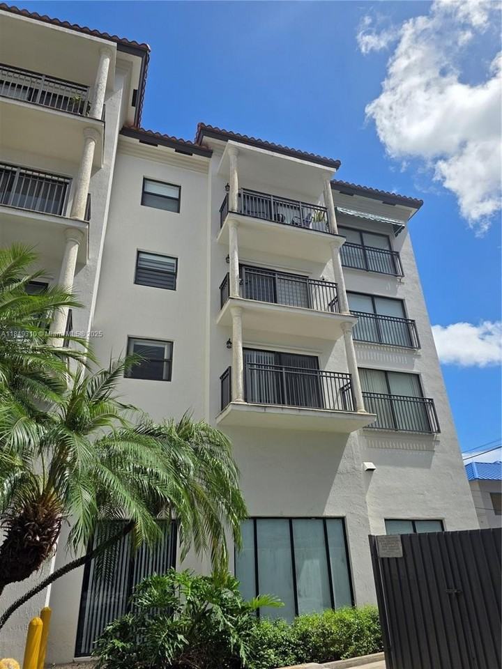 650 Palm Ave #2B6 - Photo 2 of 12