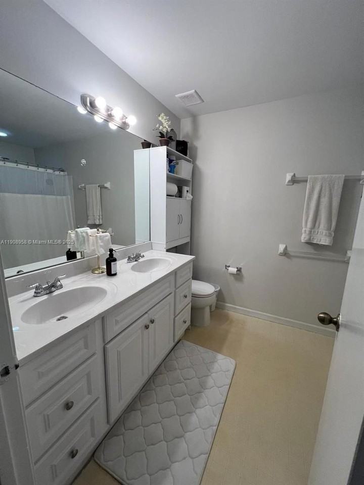 3183 Sw 50th St #3183 - Photo 6 of 9