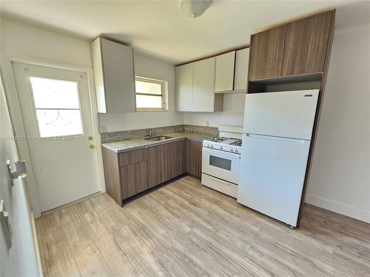 8162 Nw 5th Ave #8162 - Photo 3 of 9