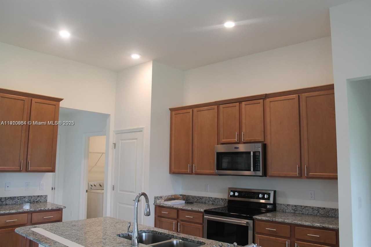 5838 Nw Coosa Dr #0 - Photo 2 of 12