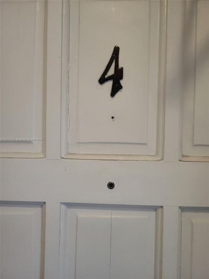 215 Sidonia Ave #4 - Photo 3 of 14