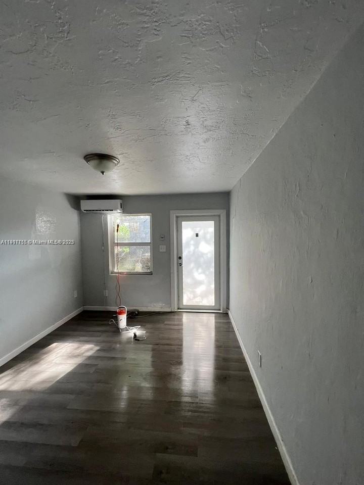 2864 Nw 6th Ct #2 - Photo 6 of 13