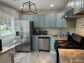 10 Albury Way - Photo 1 of 1