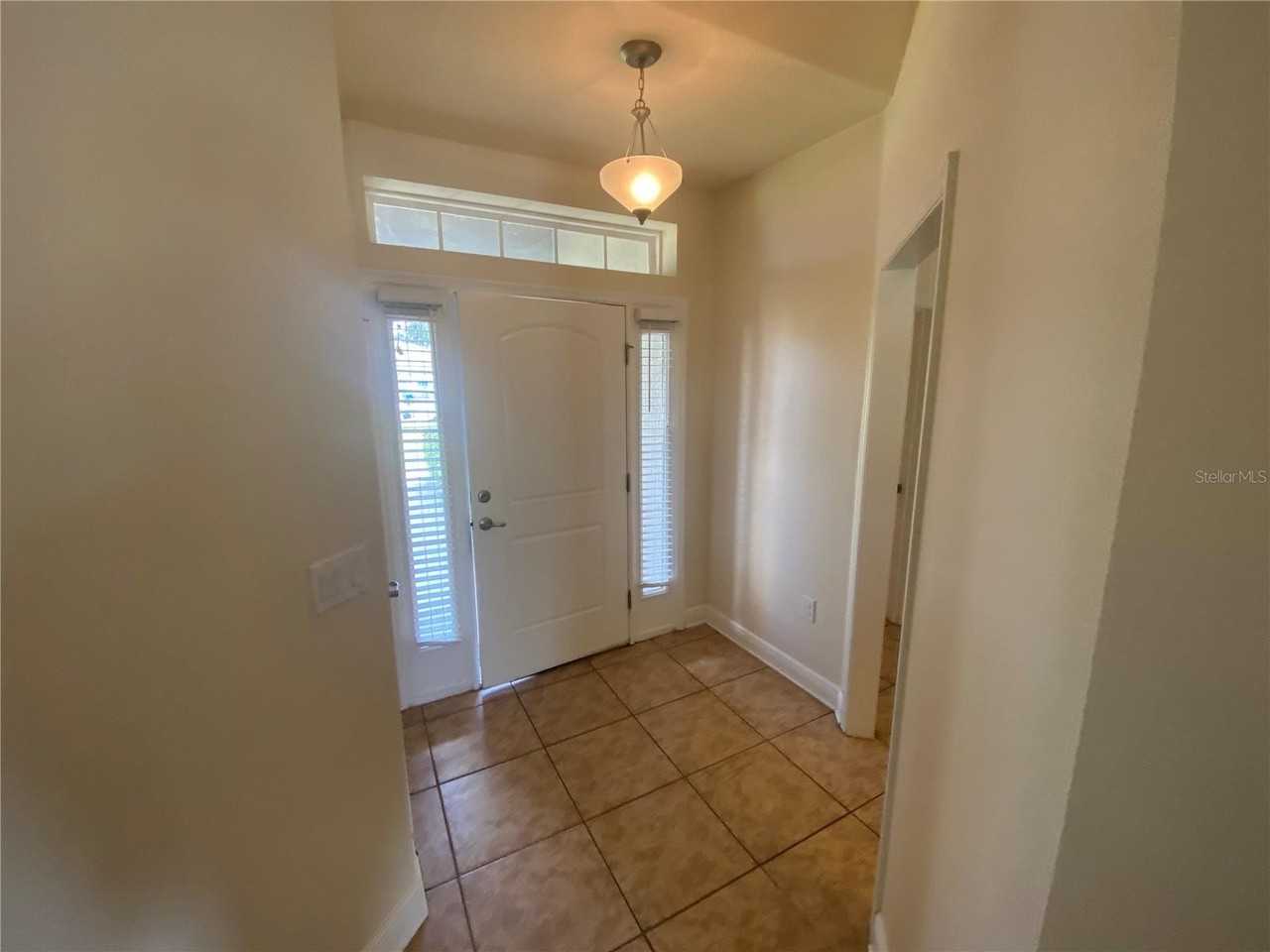 2201 Angel Fish Loop - Photo 2 of 17