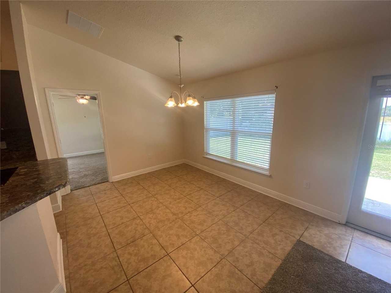 2201 Angel Fish Loop - Photo 5 of 17