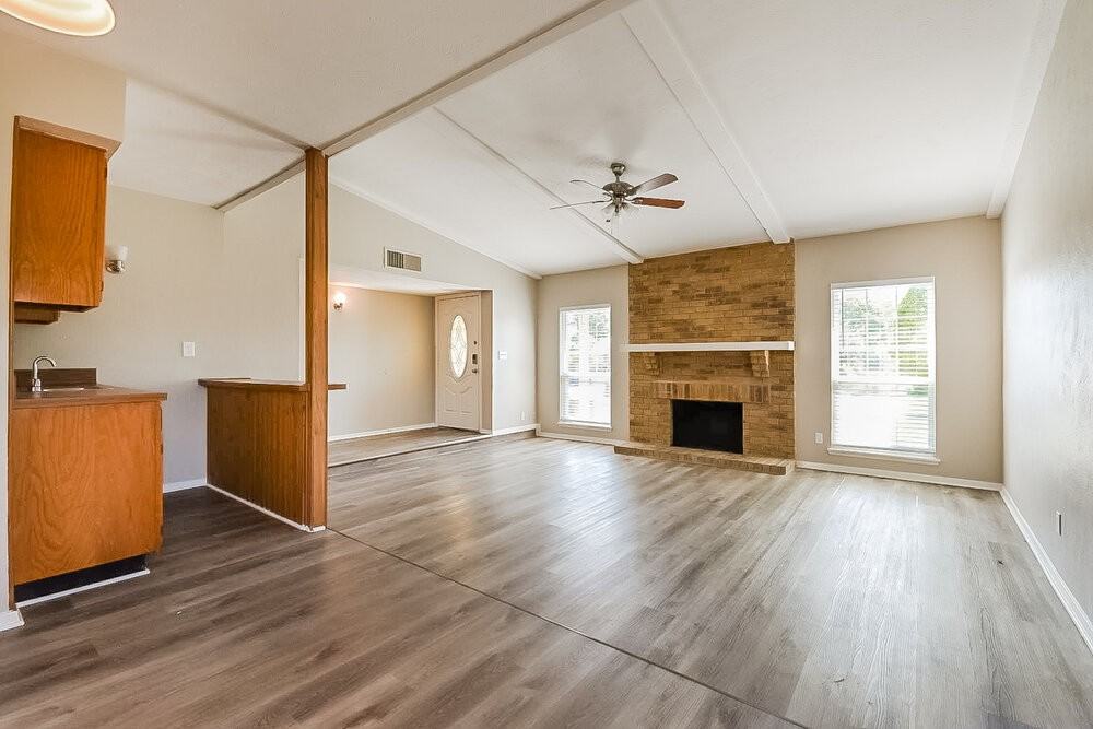 9201 Pollard St - Photo 4 of 16