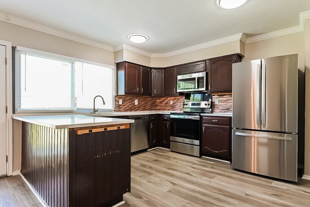 9201 Pollard St - Photo 7 of 16