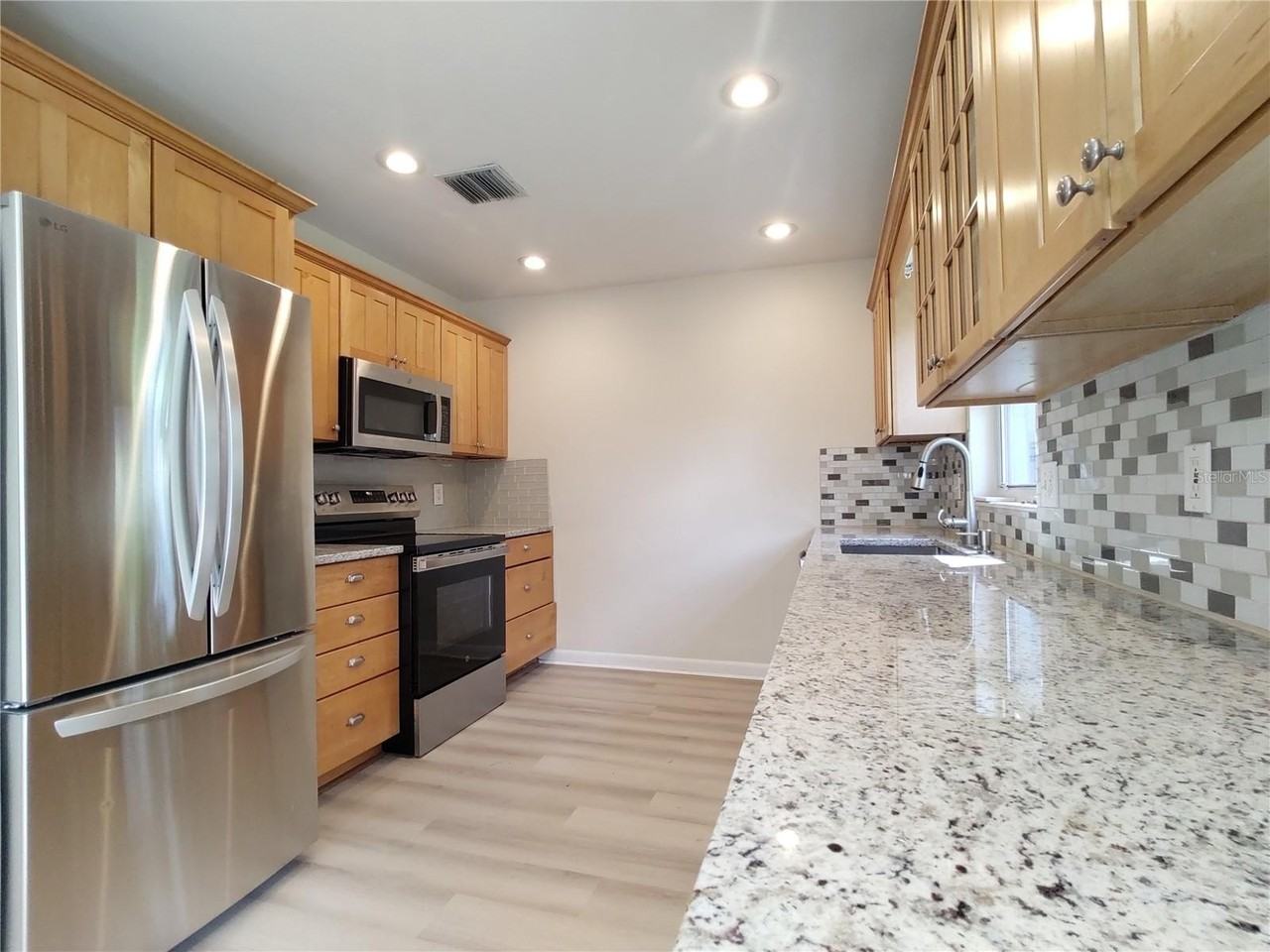 516 Ellsworth St - Photo 3 of 30