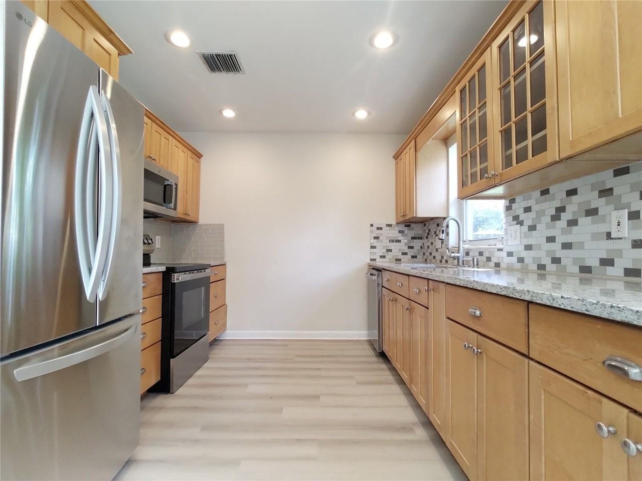 516 Ellsworth St - Photo 5 of 30