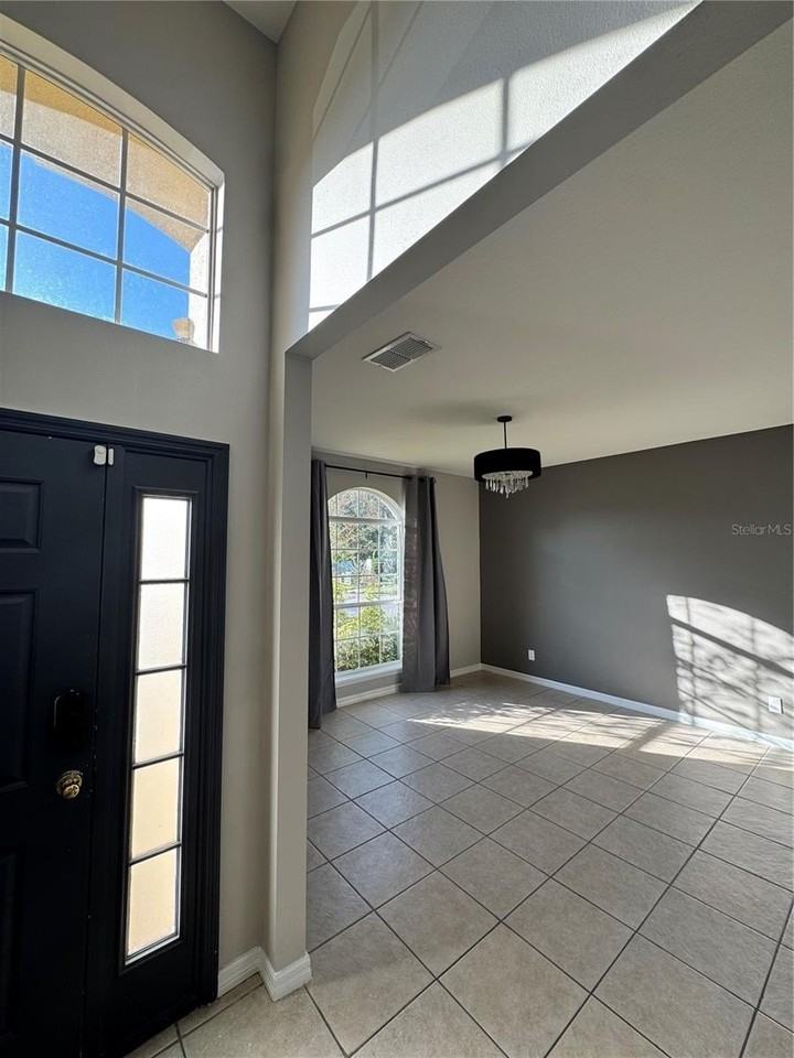 2101 Justice Ln - Photo 2 of 22