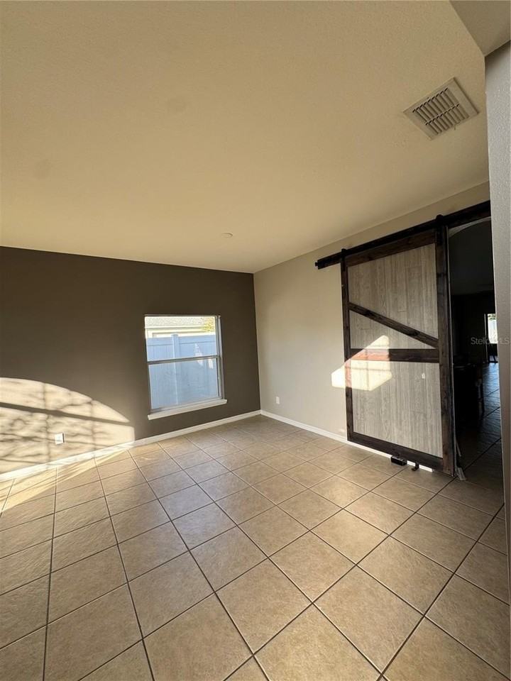 2101 Justice Ln - Photo 4 of 22