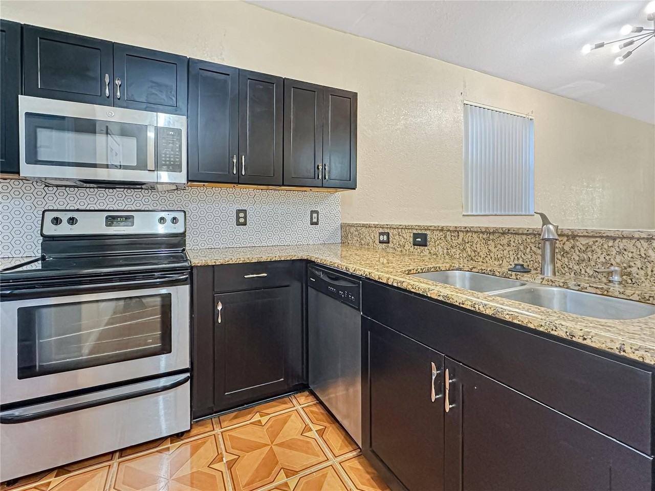 11102 Indian Creek Dr - Photo 7 of 18