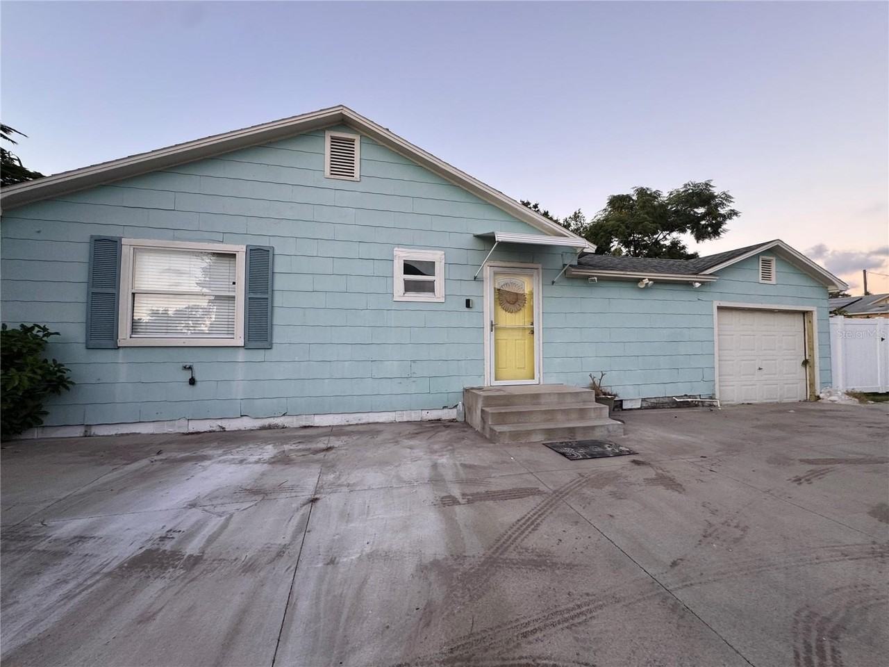 4014 Grove St S - Photo 5 of 40