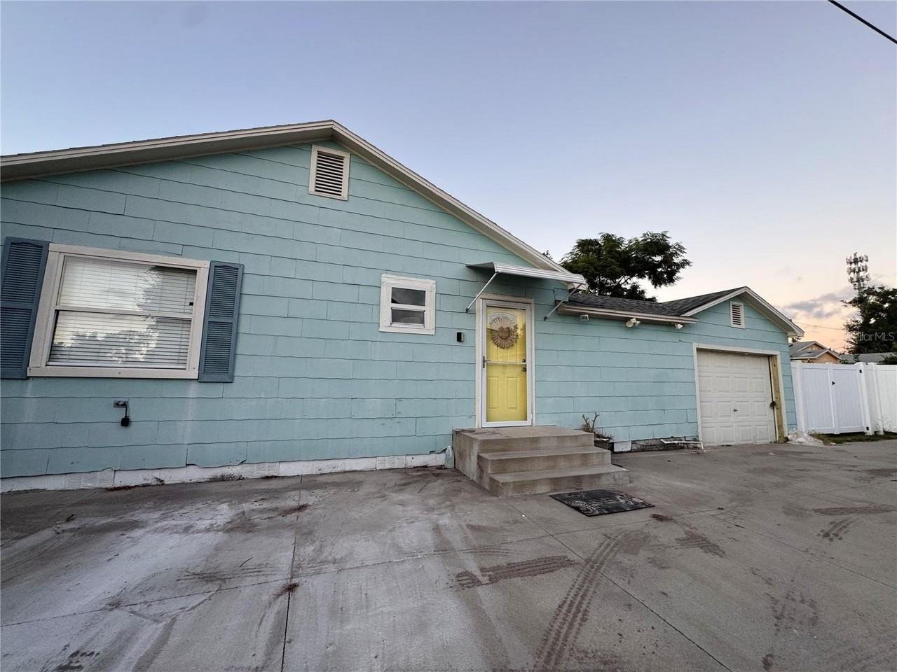 4014 Grove St S - Photo 6 of 40