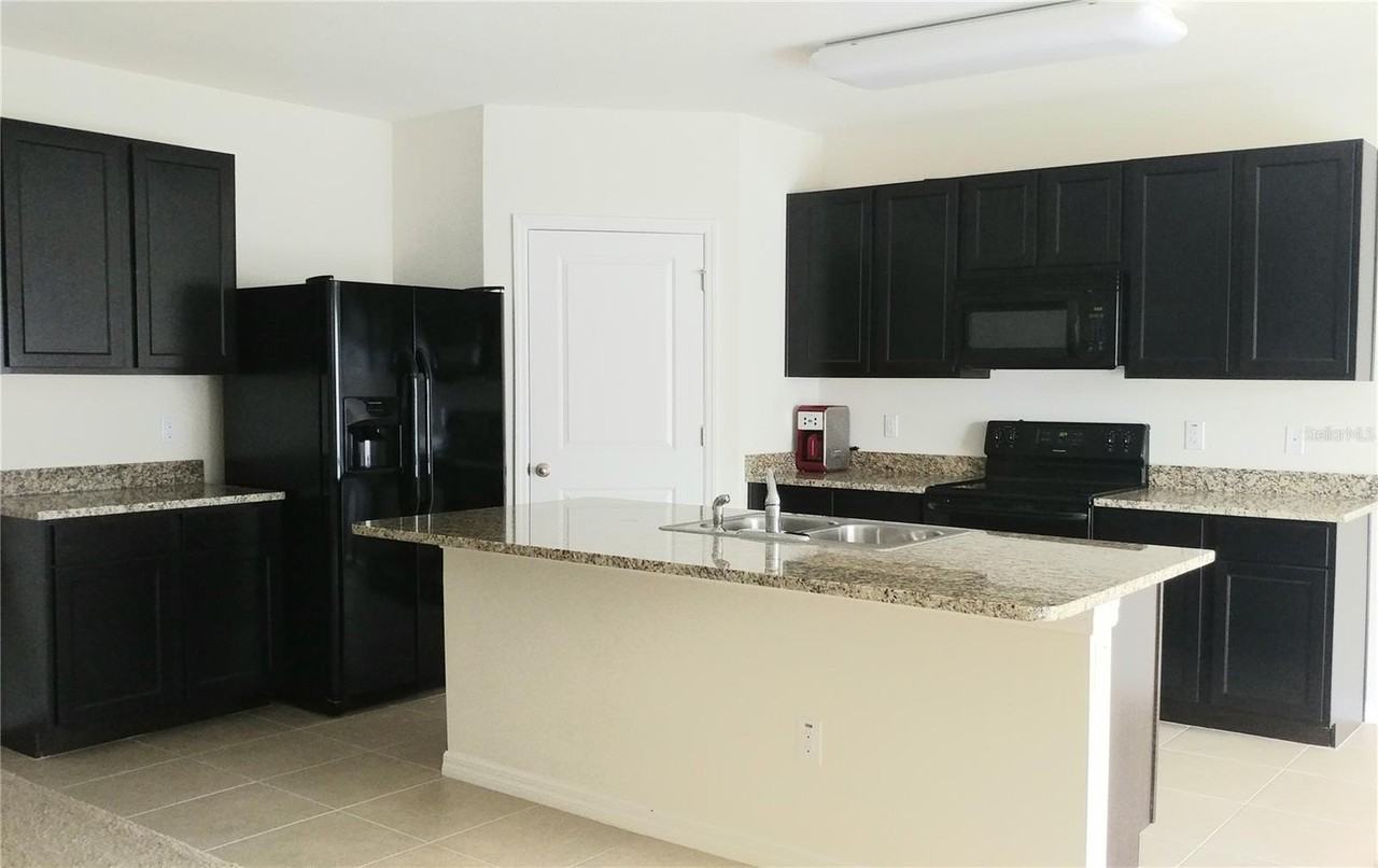 3936 Bramblewood Loop - Photo 5 of 30