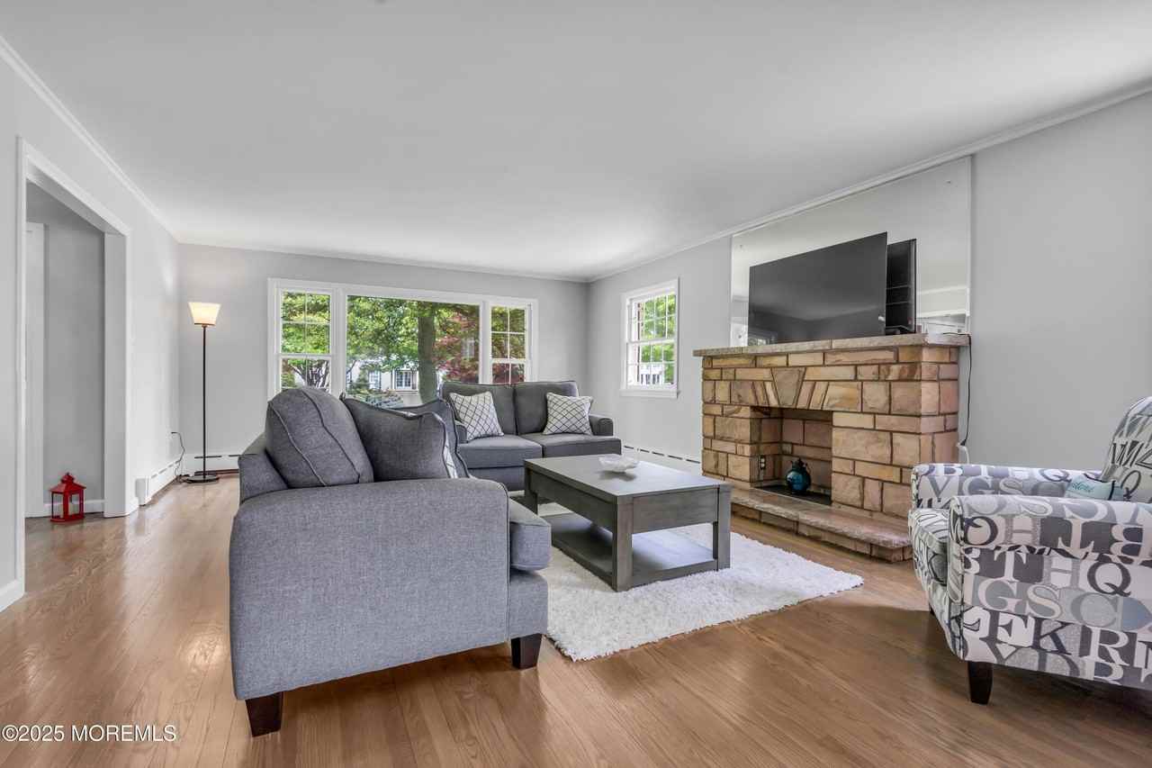 208 Trenton Blvd - Photo 5 of 28