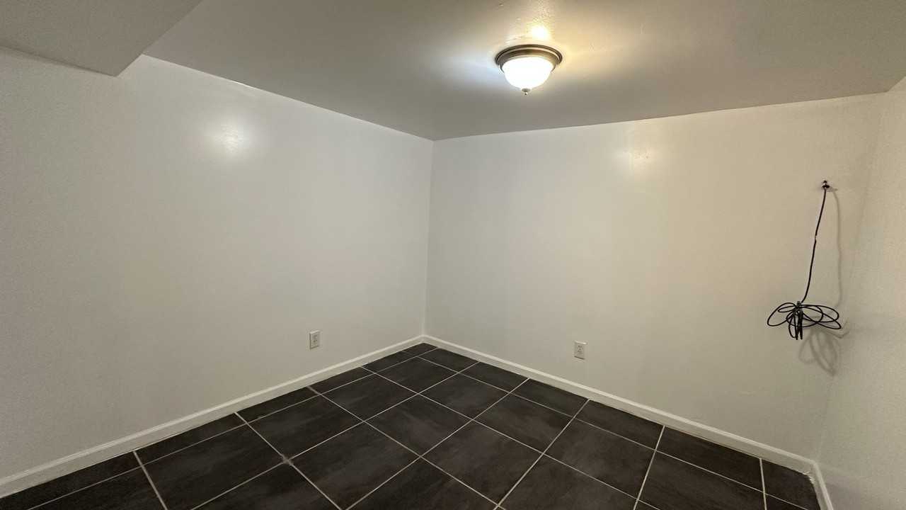 5830 N Artesian Ave #G - Photo 5 of 11