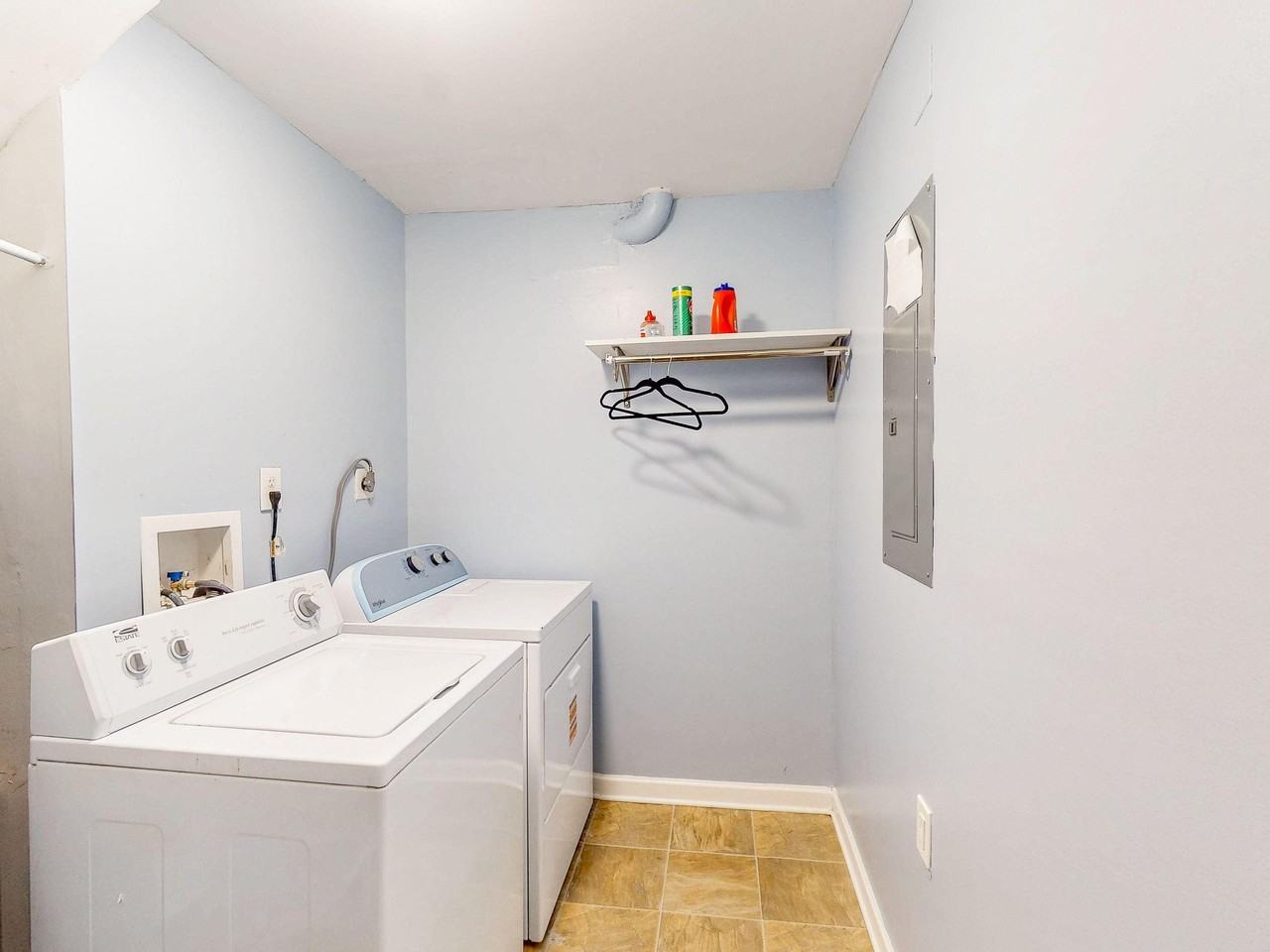 Jamestown Way - Photo 3 of 7