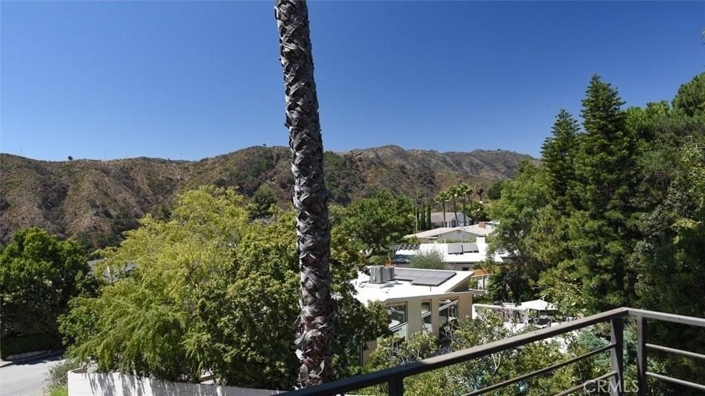 13501 Bayliss Rd - Photo 2 of 24