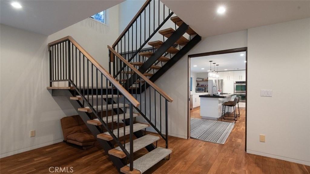 13501 Bayliss Rd - Photo 3 of 24