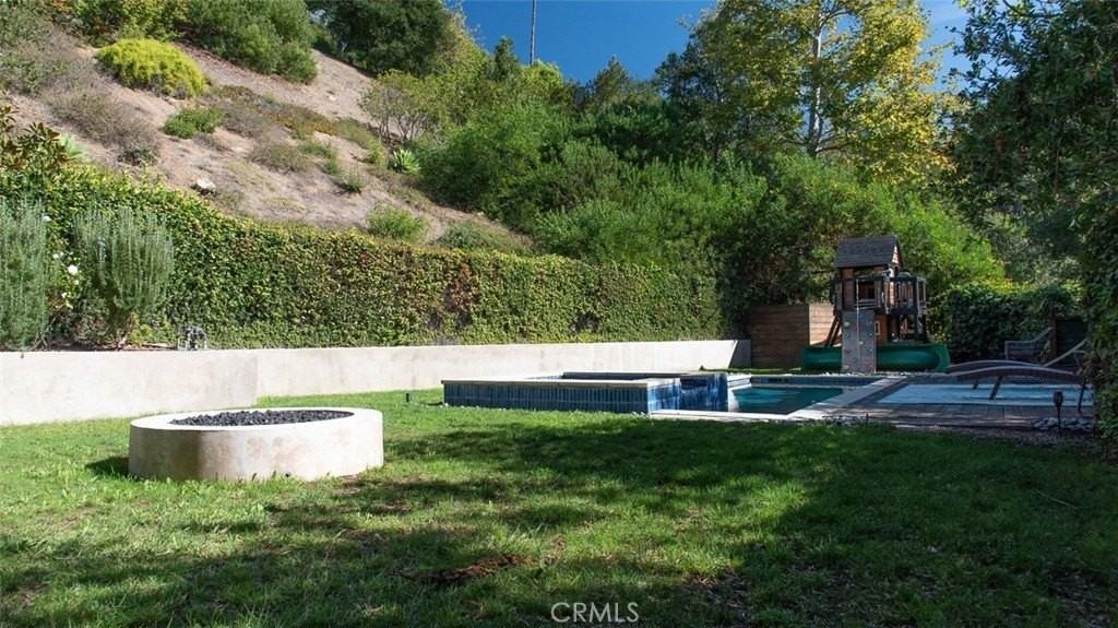 13501 Bayliss Rd - Photo 5 of 24