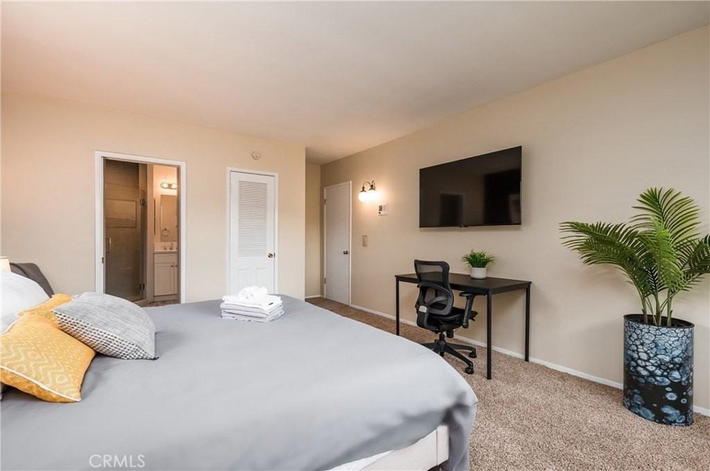 2328 E Vine Ave - Photo 4 of 41