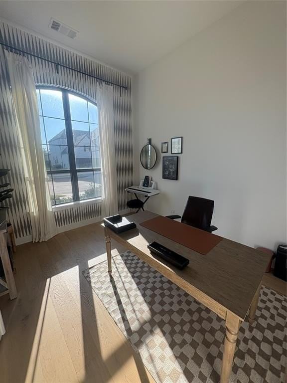 2432 Casia Lndg - Photo 3 of 40