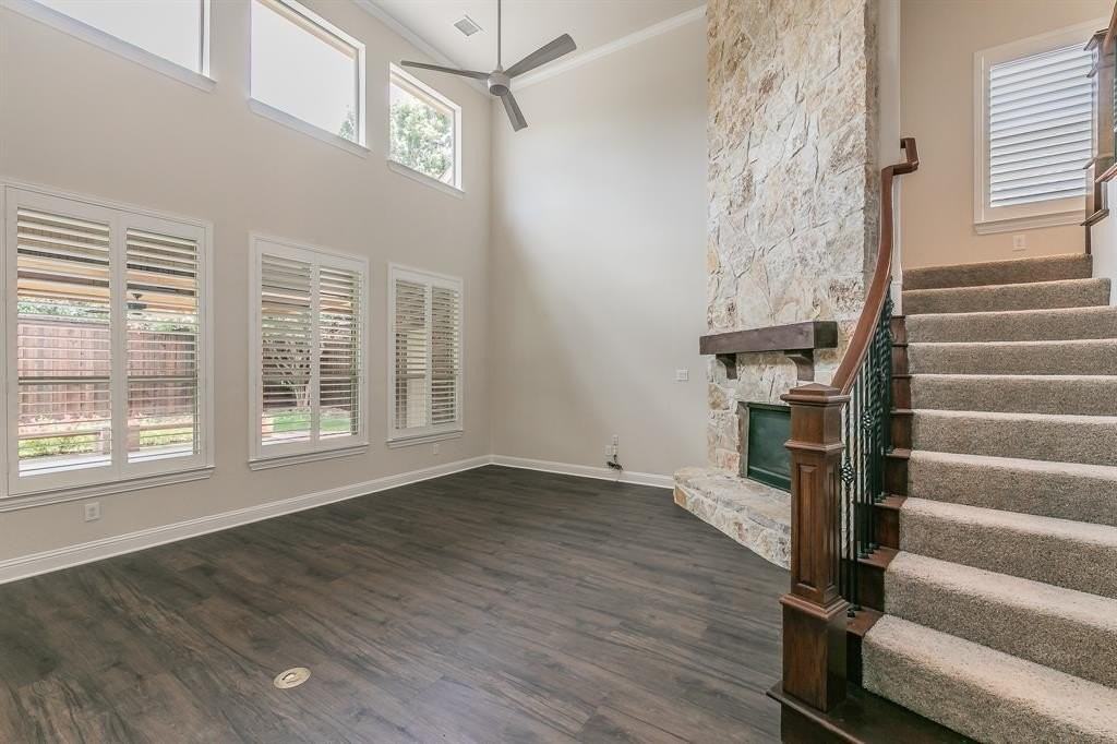 2732 Waverley Dr - Photo 6 of 35