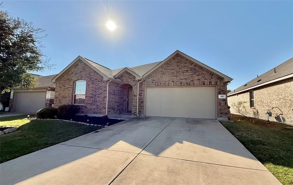 813 Evergreen St - Photo 4 of 29