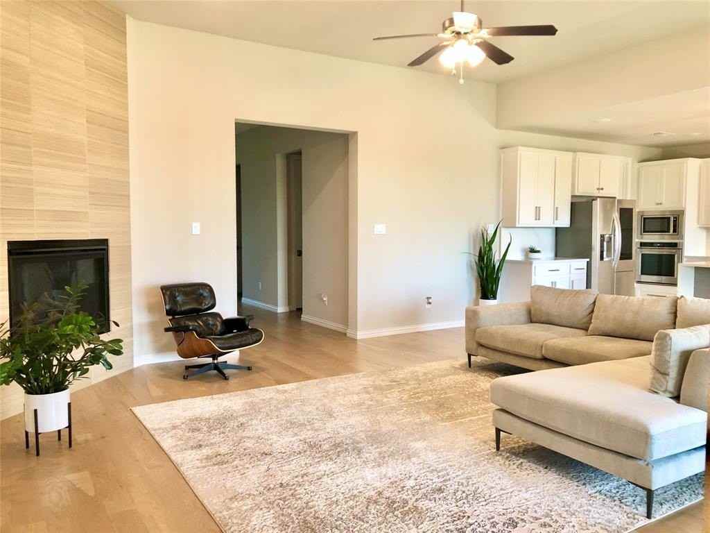 3904 Indian Grass Ln - Photo 4 of 20