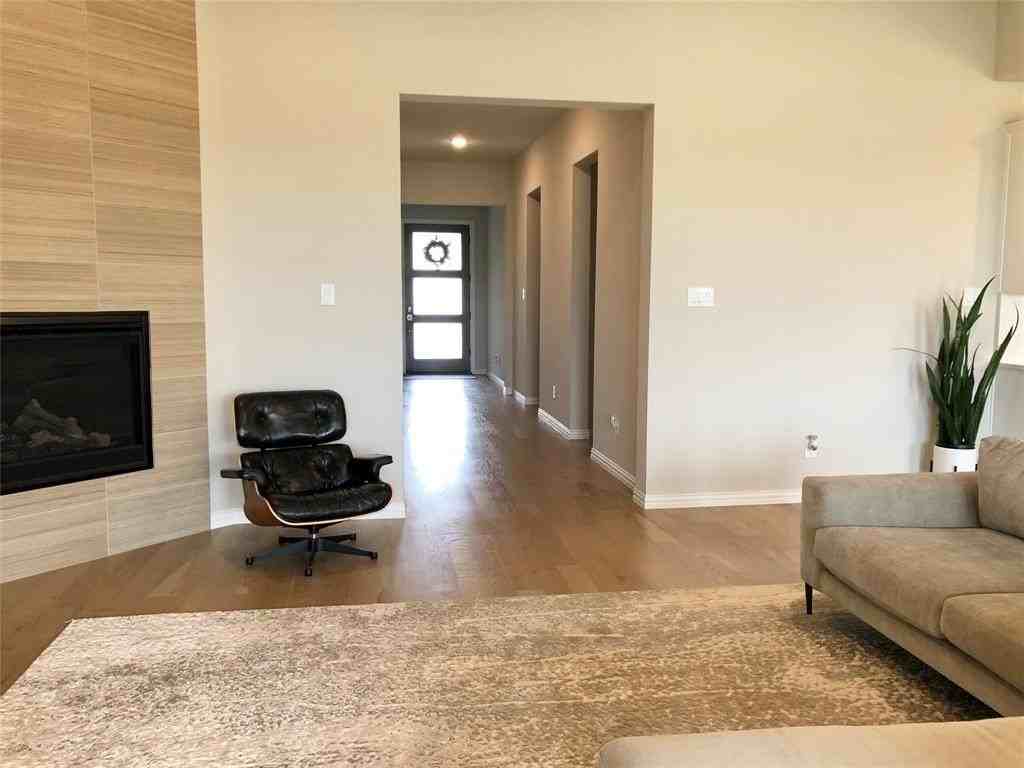 3904 Indian Grass Ln - Photo 5 of 20