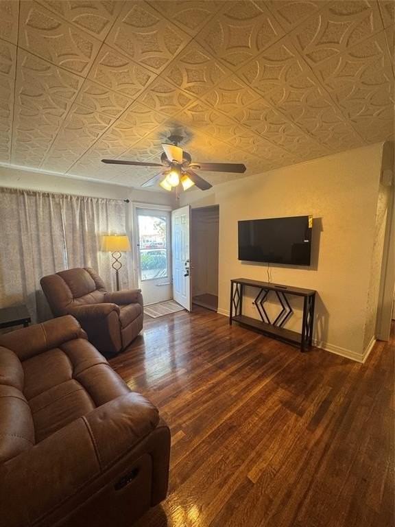 1742 Palm St - Photo 3 of 18