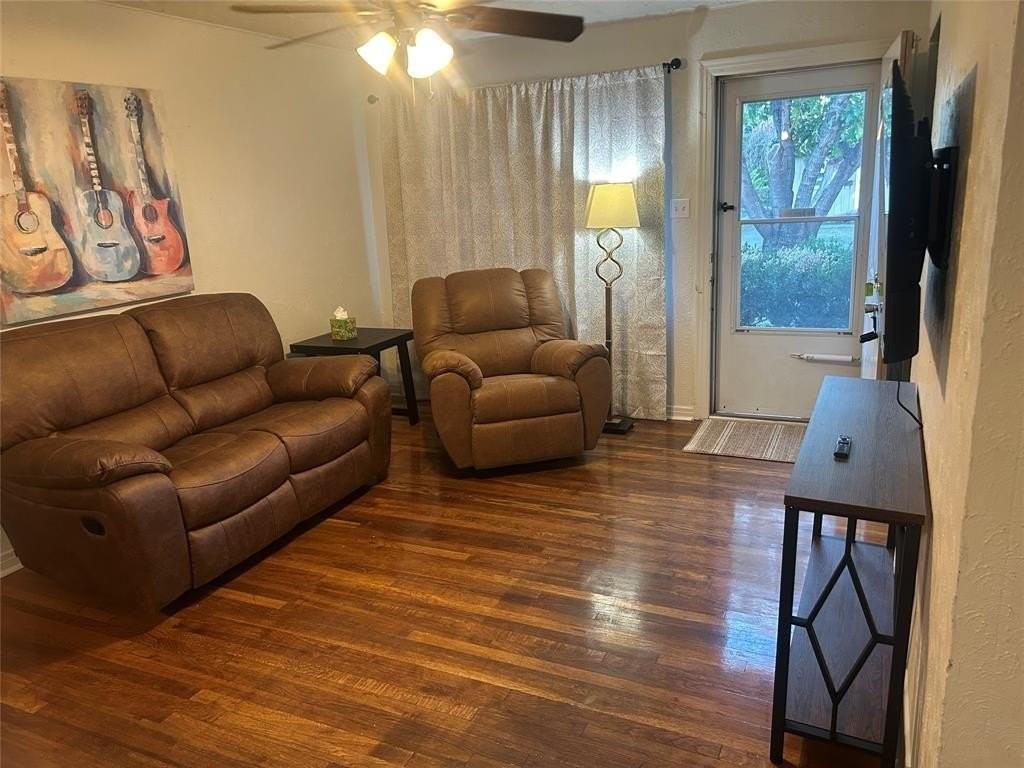 1742 Palm St - Photo 4 of 18